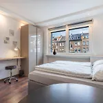 아파트 Holideis Club-apartment 쾰른